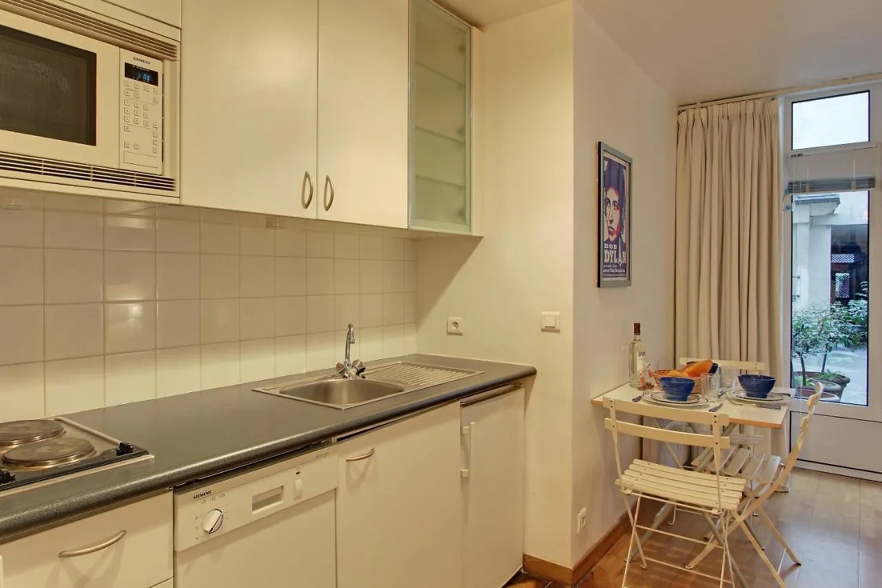 S09278 - With Patio For 3 People, Grand Boulevards דירה